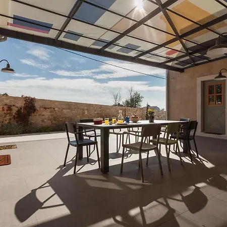 فيلة Casa Labobina *